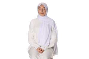 Jolie Nisa Hijab White Elevate your style with the Non-Slip Bubble Chiffon Hijab by Jolie Nisa. With its comfortable and secure fit, this hijab is perfect for any occasion. Shop now! Jolie Nisa Non-Slip Premium Bubble Chiffon Hijab for All-Day Comfort 