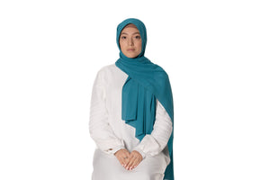 Jolie Nisa Hijab Teal Premium Luxury Crepe Crinkle Hijab - Non-Slip and Comfortable Hijab for All Occasions Premium Luxury Crepe Crinkle Hijab, voile - Soft and Stylish Headscarf